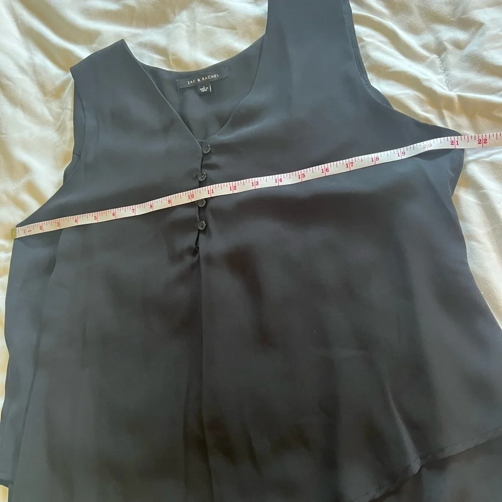 Zac & Rachel Black Sleeveless V-Neck Blouse with Relaxed Fit